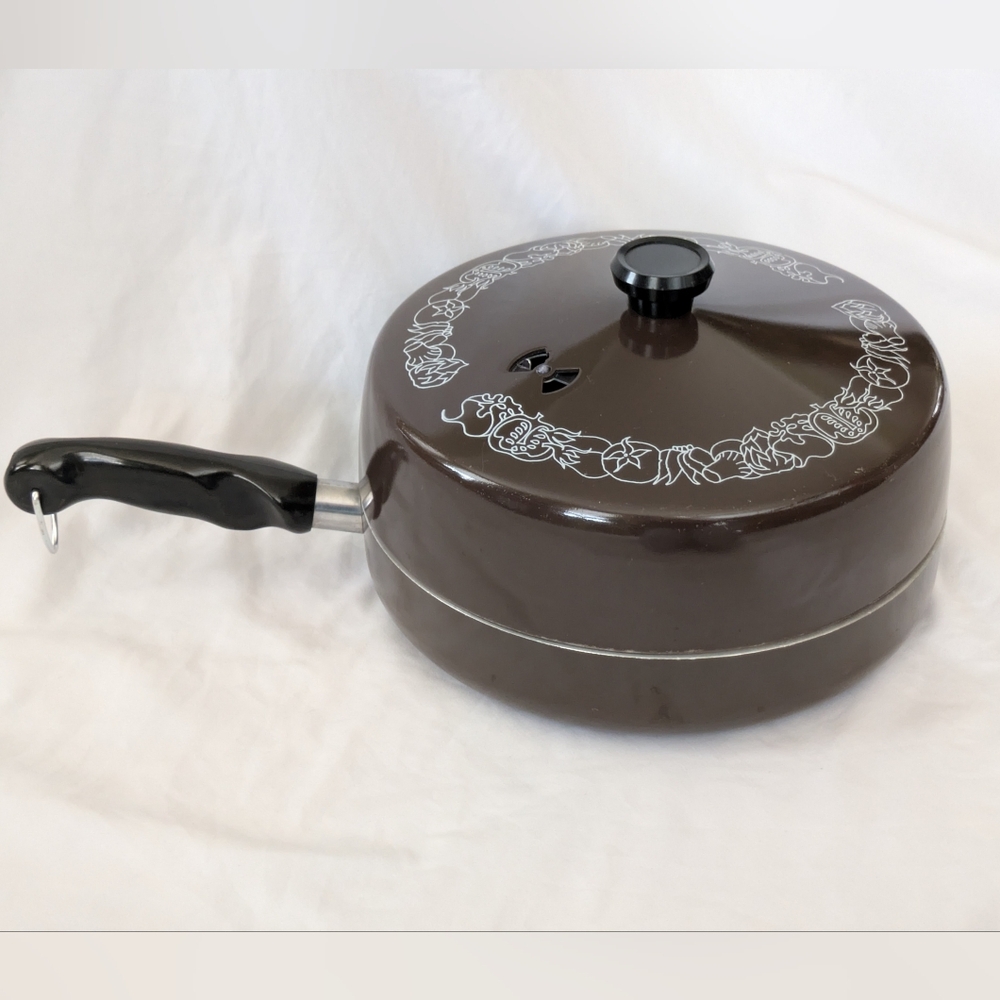 Mid Century Modern Wear Ever 10" Fry Saute Pan Vented Dome Lid Brown Vegetable